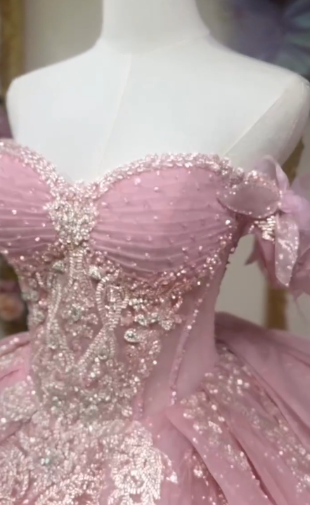 Gorgeous Pink Off-the-shoulder Tulle Long Ball Gown Sweet Applique Beaded 16th Birthday Dress Cute Quinceanera Dress DH2740