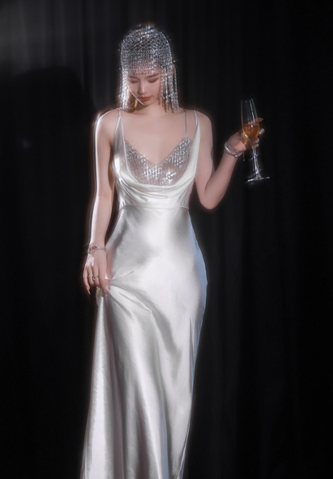 Elegant White Spaghetti Strap Long Evening Gown Sheath 20th Birthday Dress Satin Sparkly Graduation Dresses Formal Dress DH2752