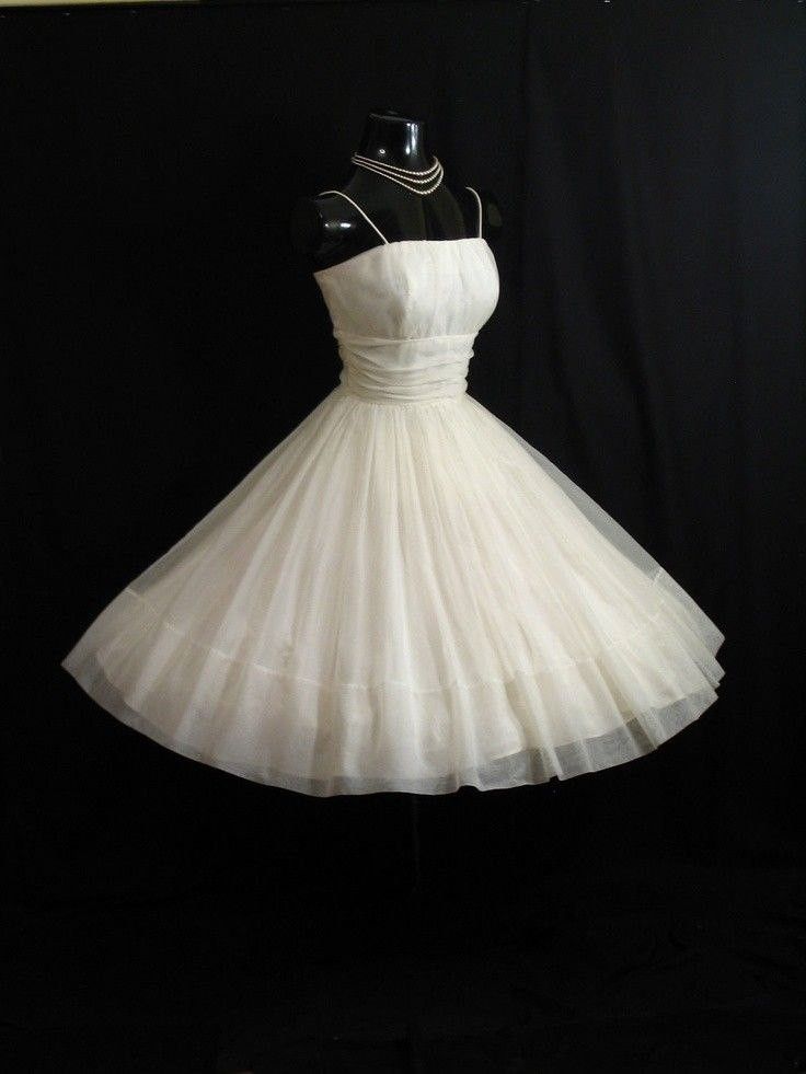 Pretty Ball Gown Spaghetti Straps Tulle White Formal 8th Grade Homecoming Dresses Summer Middle School Hoco Dress 6th Grade Graduation Outfits DH300