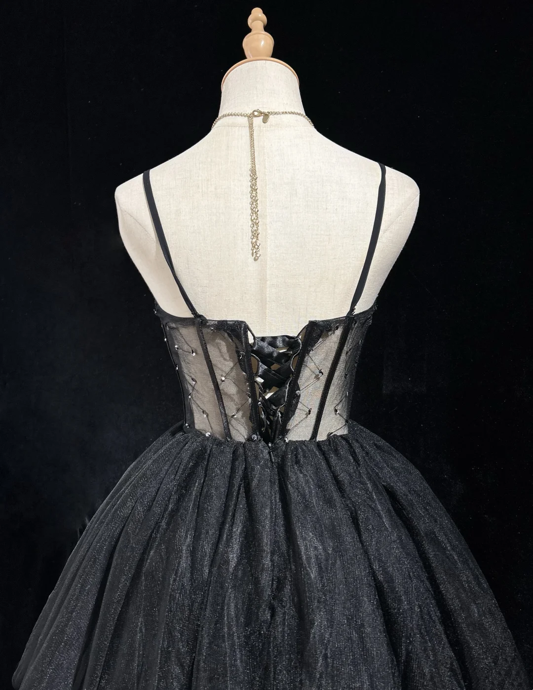 Robe de bal mignonne à bretelles spaghetti, noire, sans manches, courte, formelle, pour le bal de fin d'année, pour le collège, tenue d'été Hoco, DH647