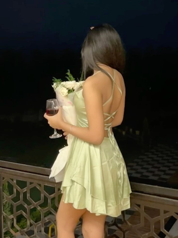 Pretty A Line Spaghetti Straps Yellow Satin Short Mini Formal 8th Grade Homecoming Dresses Summer Middle School Hoco Dress Homecoming Outfits DH690