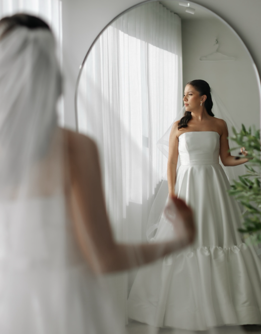 Dreamy Wedding Dress Ball Gown Strapless Satin White Wedding Dresses Bridal Gowns DH731