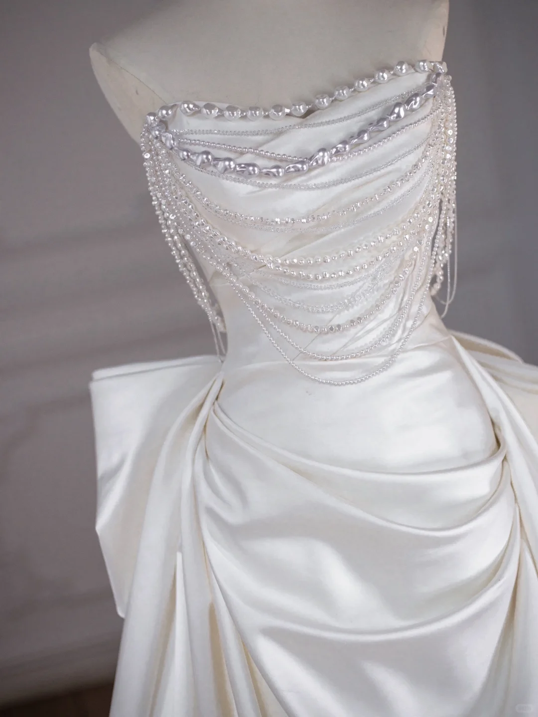 Robe de mariée classique fourreau décolleté en cœur, longue robe de mariée blanche en satin, élégante robe de mariée DH749