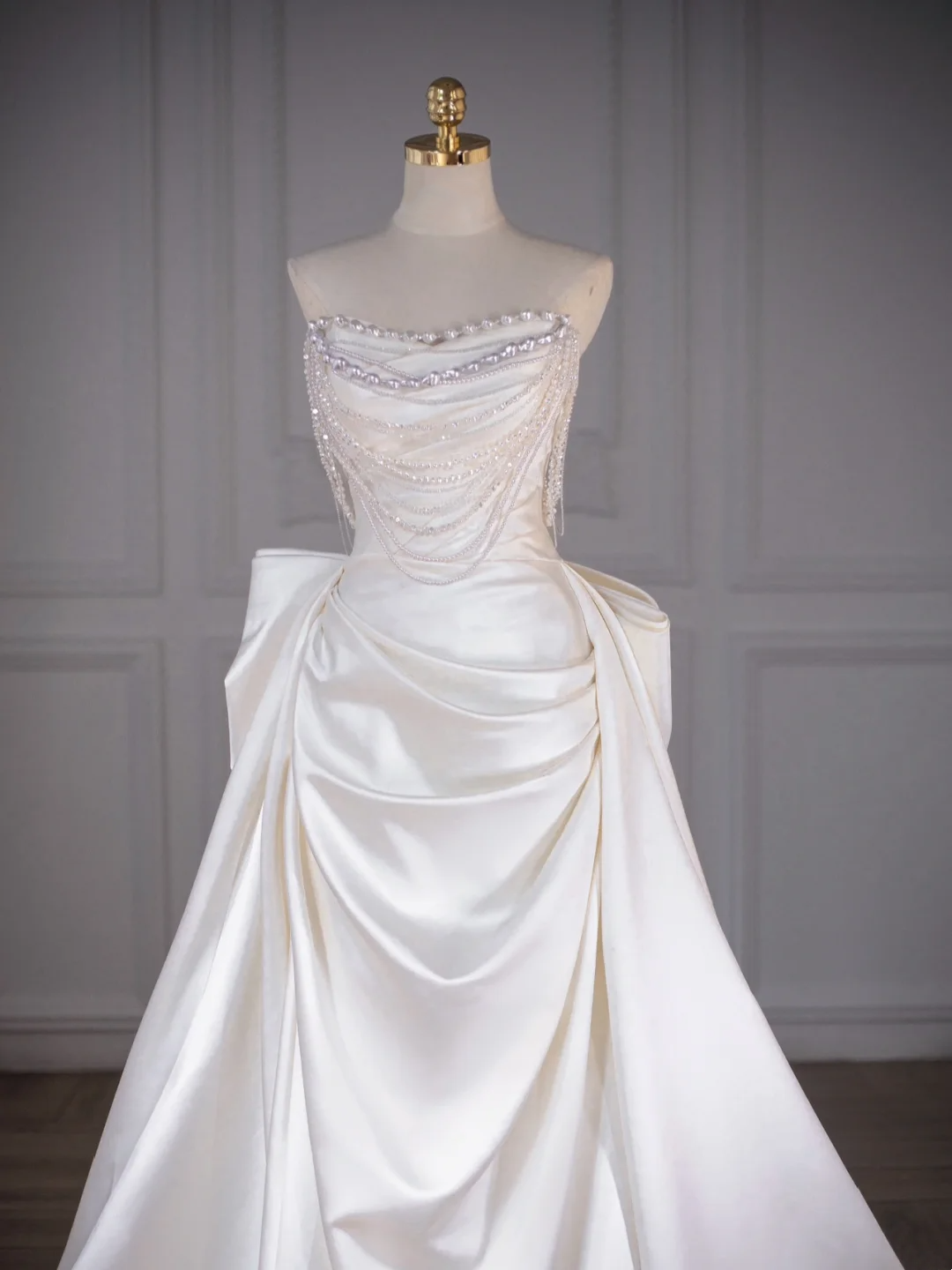 Robe de mariée classique fourreau décolleté en cœur, longue robe de mariée blanche en satin, élégante robe de mariée DH749