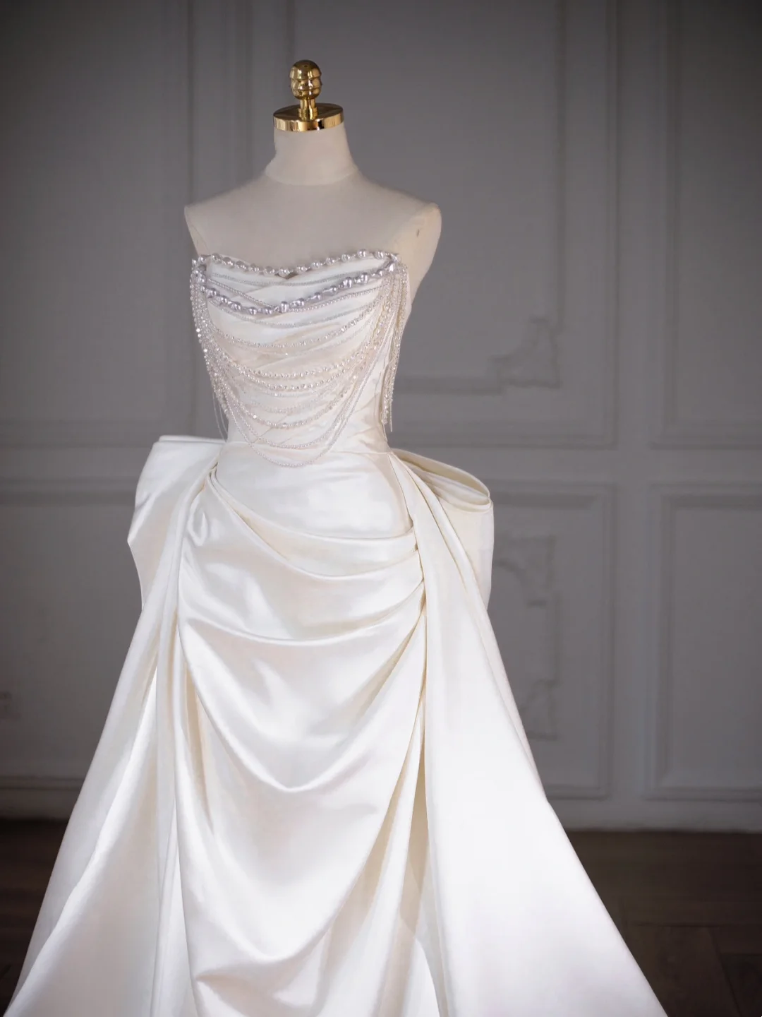 Robe de mariée classique fourreau décolleté en cœur, longue robe de mariée blanche en satin, élégante robe de mariée DH749