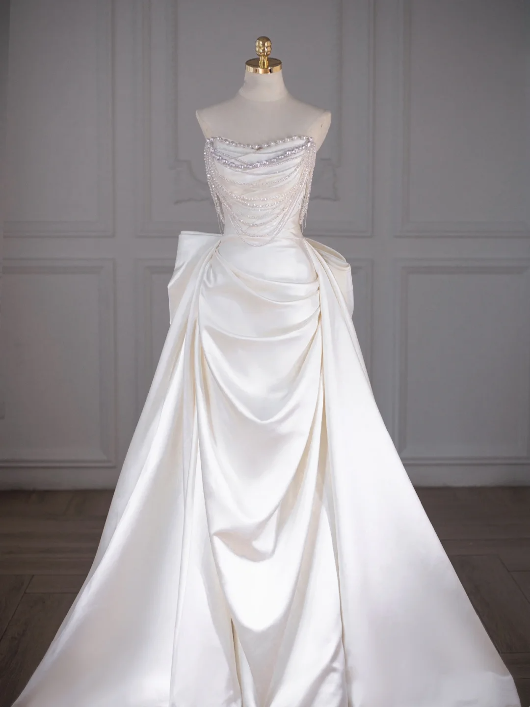 Robe de mariée classique fourreau décolleté en cœur, longue robe de mariée blanche en satin, élégante robe de mariée DH749