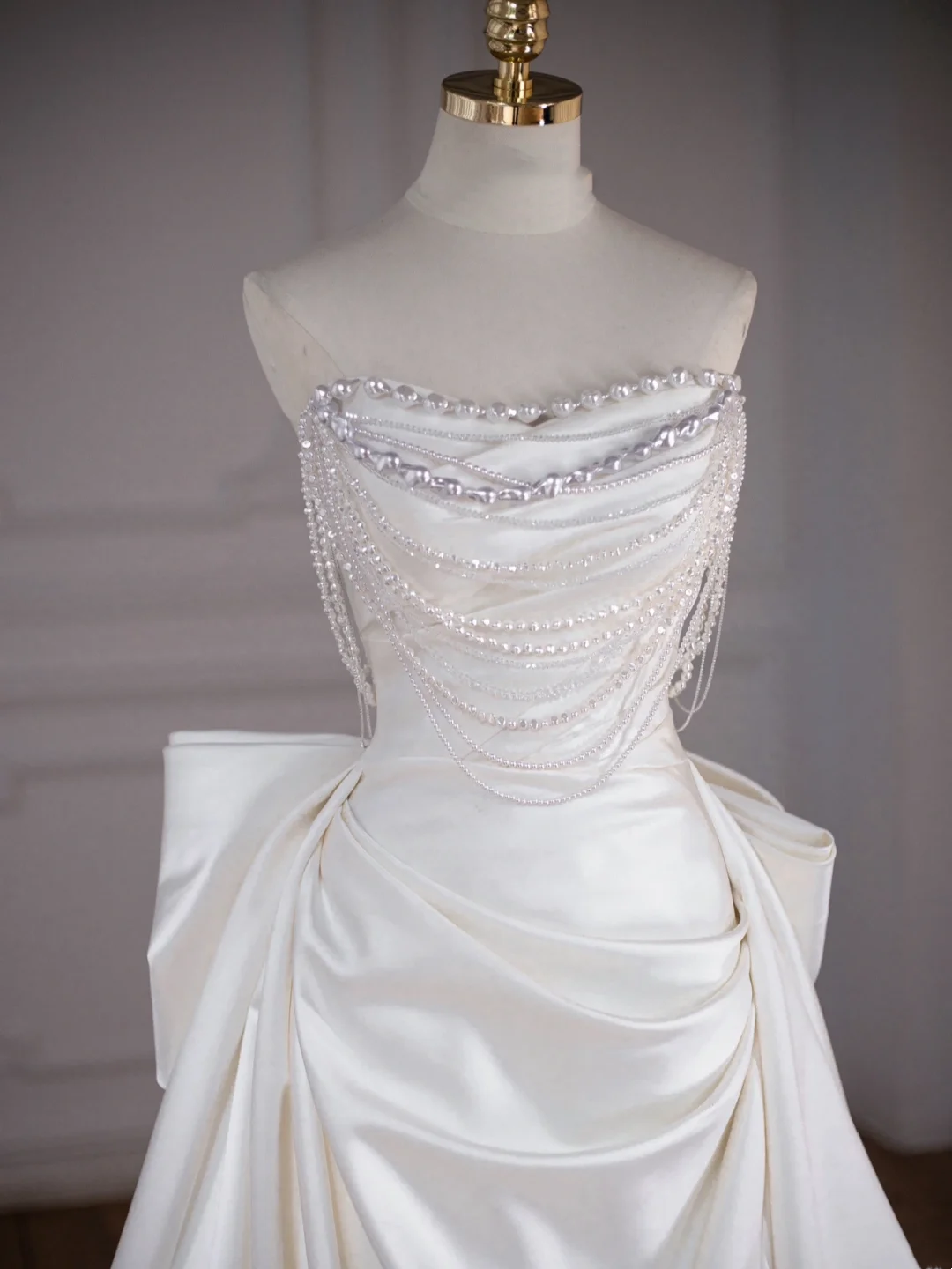 Robe de mariée classique fourreau décolleté en cœur, longue robe de mariée blanche en satin, élégante robe de mariée DH749