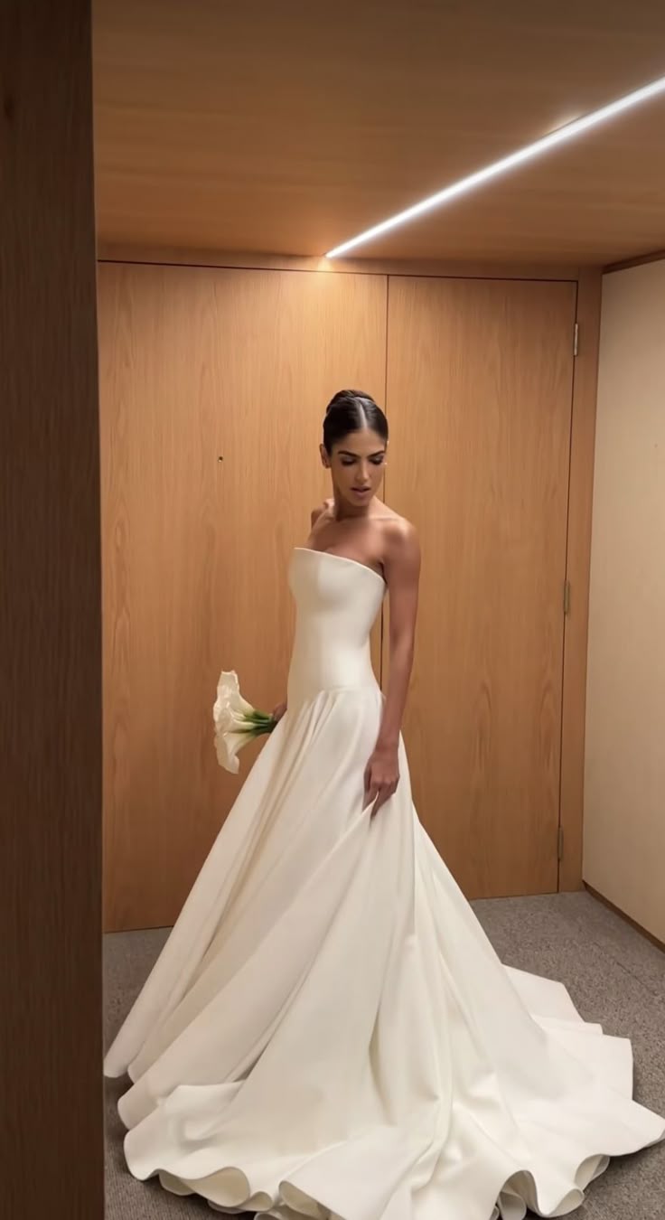 Robe de mariée classique, robe de bal, bustier, sans manches, longue, en satin, blanche, élégante, DH861