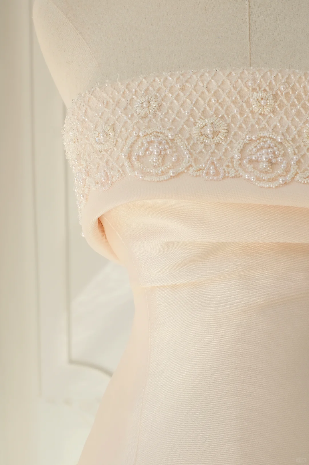 Robe de mariée classique sirène bustier sans manches en satin longue rose clair, robes de mariée élégantes, robe de mariée DH894