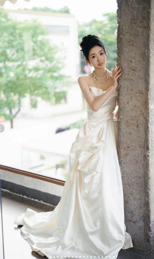 Timeless Bridal Dress Ball Gown Strapless Satin White Wedding Dresses Elegant Bridal Gowns DH898