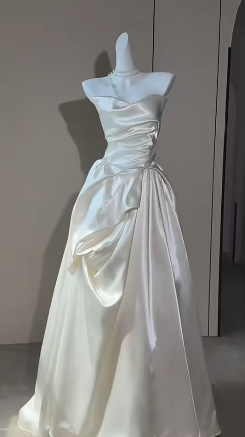 Timeless Bridal Dress Ball Gown Strapless Satin White Wedding Dresses Elegant Bridal Gowns DH898