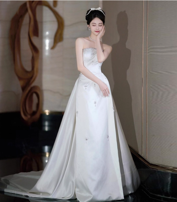 Timeless Bridal Gown Sheath Strapless Satin Sleeveless White Wedding Dresses Elegant Bridal Gowns DH914