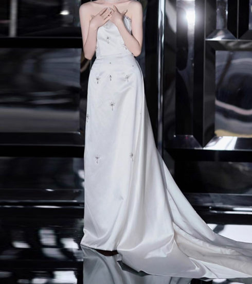 Timeless Bridal Gown Sheath Strapless Satin Sleeveless White Wedding Dresses Elegant Bridal Gowns DH914