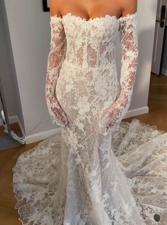 Timeless Bridal Gown Mermaid Off The Shoulder White Lace Long Sleeves Wedding Dresses Elegant Bridal Gowns DH954