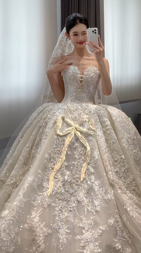 Timeless Sweetheart Ball Gown Tulle Beaded Wedding Dress Elegant Applique White Bridal Dress DP2970