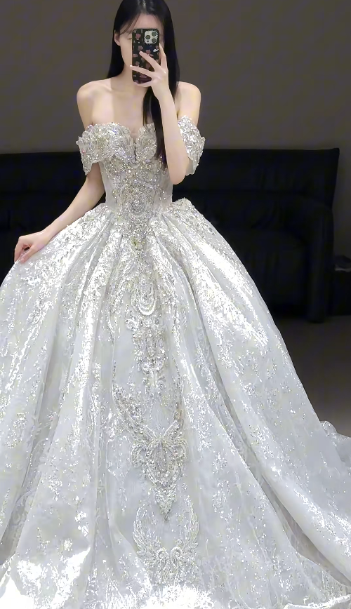 Timeless Off-shouler A-Line Long Wedding Dresses Tulle Rhinstones White Bridal Gowns Sparkly Appliques Bridal Dresses DP04218