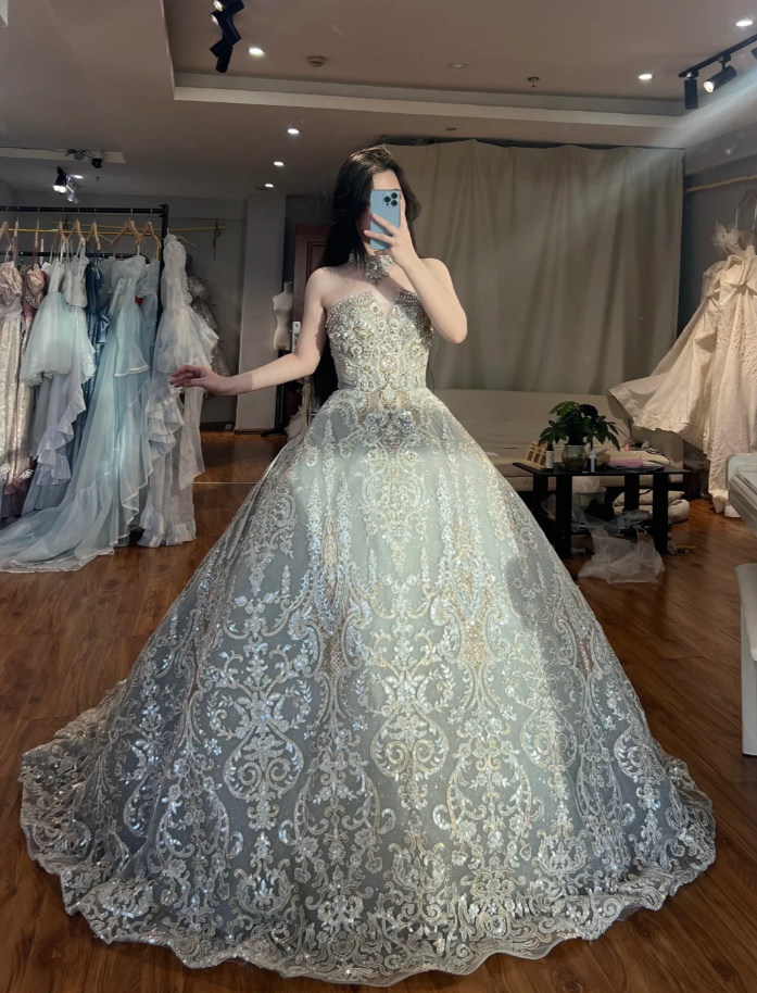 Gorgeous Strapless A-Line Long Prom Dresses Appliques Tulle Soft Green Evening Dresses Sleeveless Soft Green Birthday Dresses DP04230