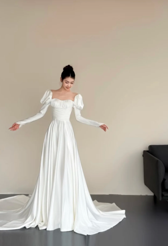 Simple Square A-Line Long Wedding Dresses Satin White Bridal Gown Long Sleeves Bridal Dresses DP04368