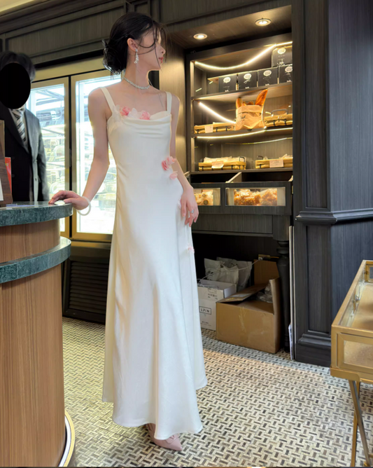 Fashion White Sheath Long Prom Dresses Satin Spaghetti Straps Christmas Dresses Sleeveless Evening Dresses DP04484