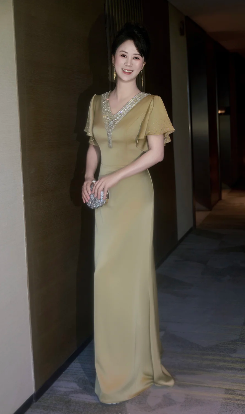 olive green mother of bride dress Bridal Mother's A-Line Ankle-Length the Groom Gowns for Women One Shoulder Wedding Guest Dresses this dress exudes gracefulness and sophistication Berylove Women Olive Mother of