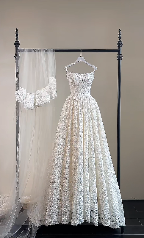 Chic A-line Long Wedding Dresses Lace Applique White Bridal Dresses Sleeveless Strapless Bridal Gowns DP04679