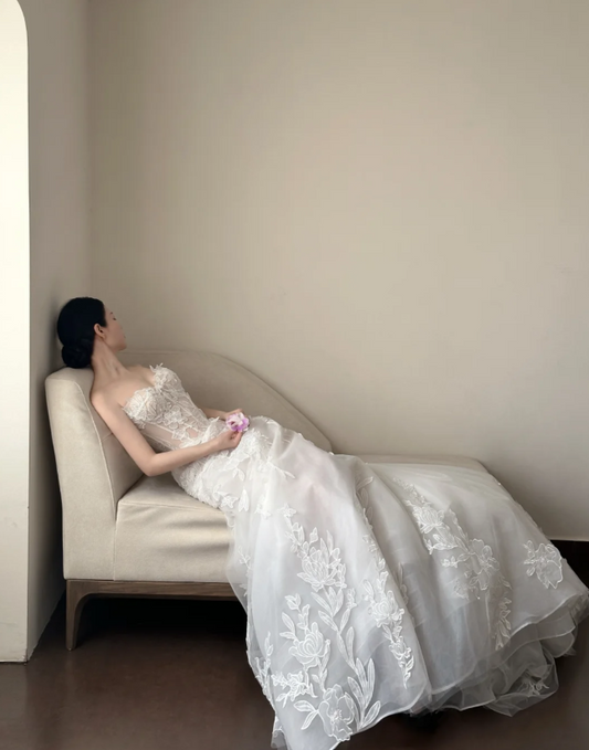 Elegant A-Line Long Wedding Dresses Sweetheart White Bridal Dresses Tulle Appliques Sleeveless Bridal Gowns DP04725