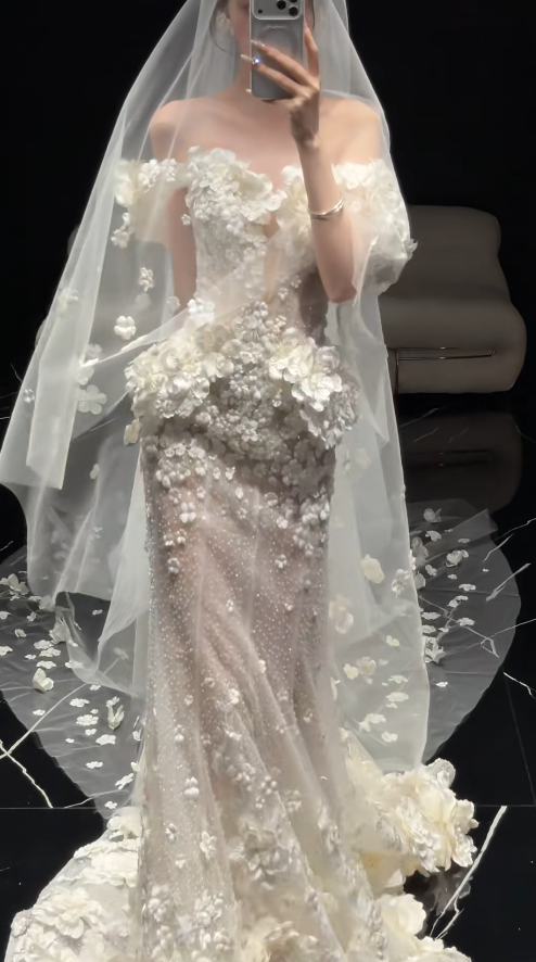 Timeless Mermaid Long Wedding Dress Off-shoulder Applique Tulle Light Champagne Bridal Dress Sleeveless Bridal Gowns DP04942