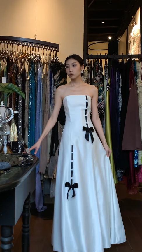 Süßes Ballkleid Spaghettiträger Silbergrau Mini Kurzes Formales Homecoming-Kleid Party Kurzes Ballkleid Hoco Kleider DH2684