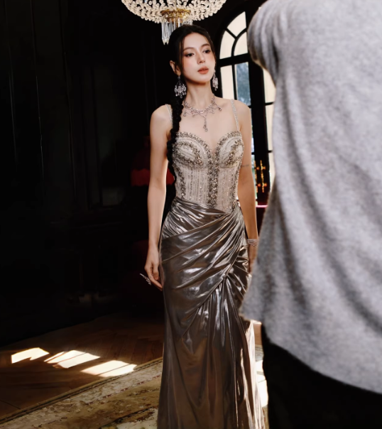 Sexy Champagne Long Prom Dress Sweetheart Sheath Evening Dress Sequins Metallic Satin Sleeveless Birthday Dress DP04960
