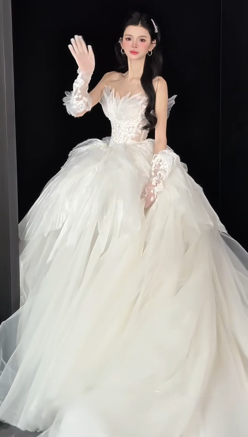 Elegant A-line White Long Wedding Dress Beaded Tulle Strapless Bridal Gowns Sleeveless Bridal Dress DP04978