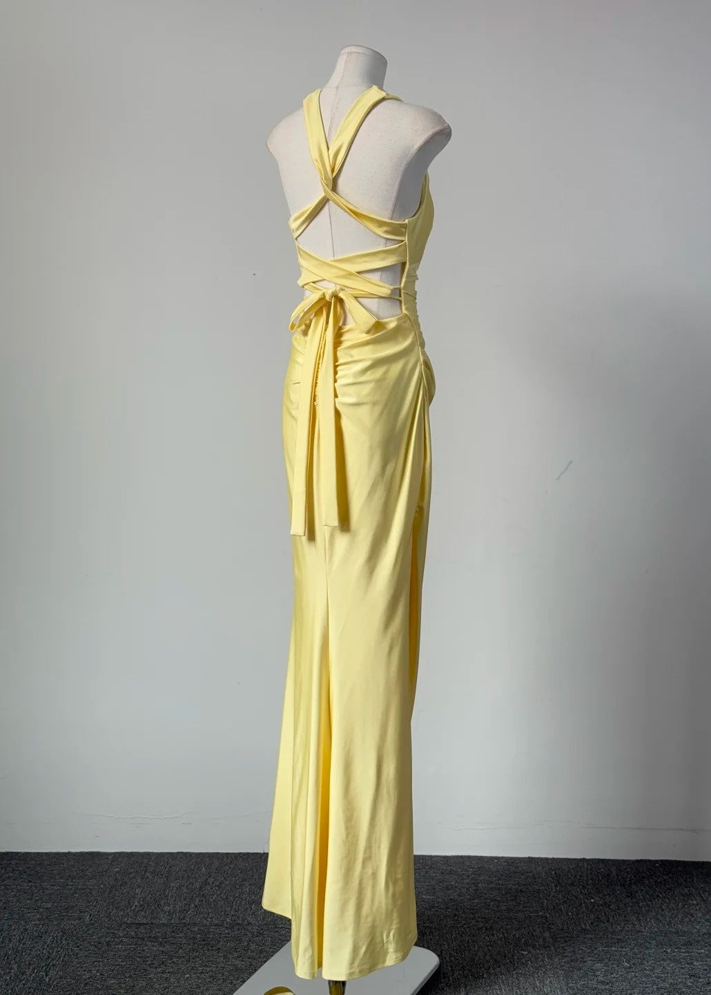 Elegant Yellow Wedding Guest Outfit Halter Satin Sheath Long Prom Dress Backless Evening Dress DP04999