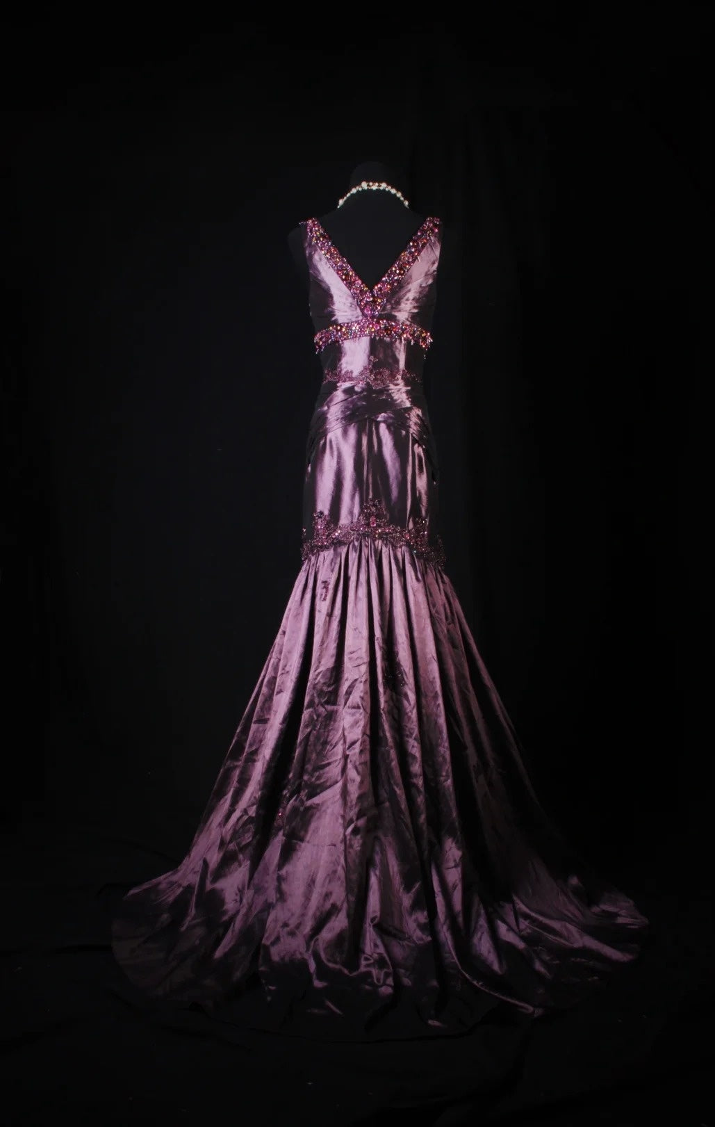 Vintage Grape Prom Dress V-Neck Sheath Evening Dress Satin Beaded Formal Dress DP05056