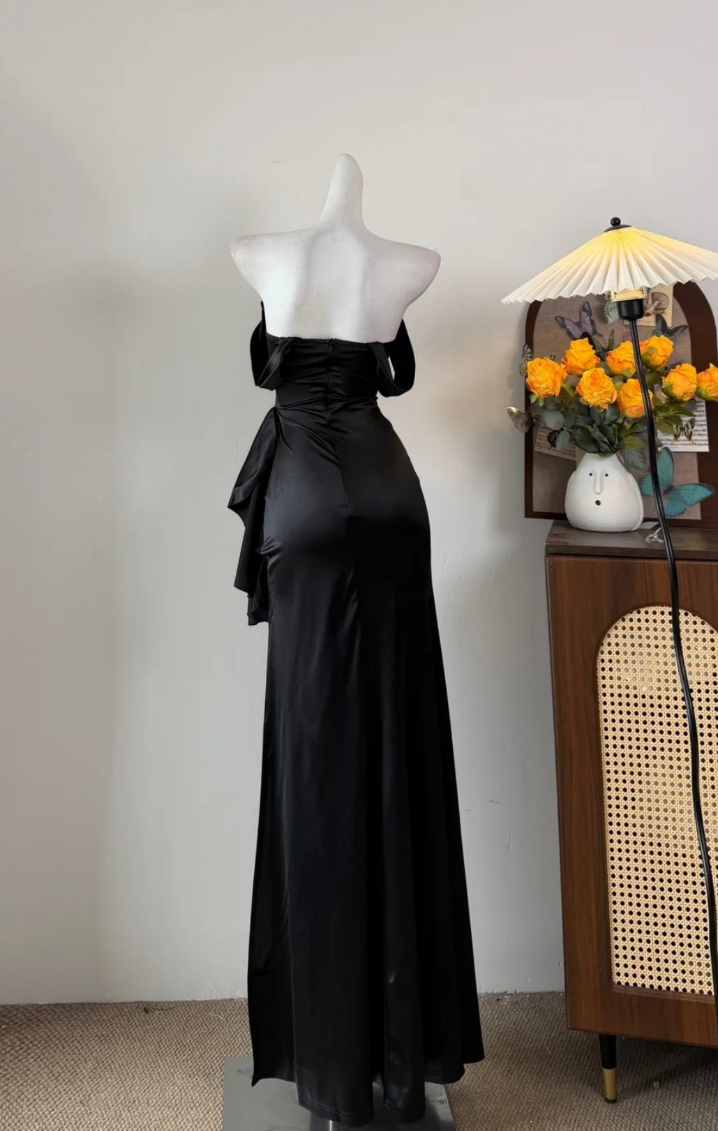 Chic Black Prom Dress Off-shoulder Sheath Evening Dress Satin Sleeveless Party Dress DP05063