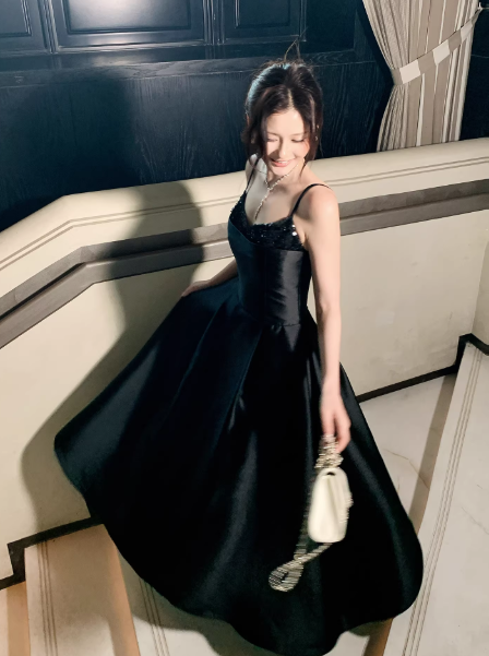 Süßes Ballkleid Spaghettiträger Silbergrau Mini Kurzes Formales Homecoming-Kleid Party Kurzes Ballkleid Hoco Kleider DH2684