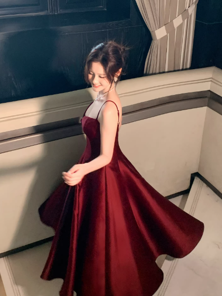 Süßes Ballkleid Spaghettiträger Silbergrau Mini Kurzes Formales Homecoming-Kleid Party Kurzes Ballkleid Hoco Kleider DH2684