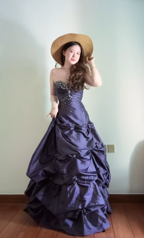 Süßes Ballkleid Spaghettiträger Silbergrau Mini Kurzes Formales Homecoming-Kleid Party Kurzes Ballkleid Hoco Kleider DH2684