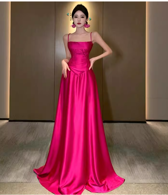 Elegantes pinkfarbenes Satin-Etuikleid mit Spaghettiträgern, ärmellos, ideal für Geburtstage (DP05230)