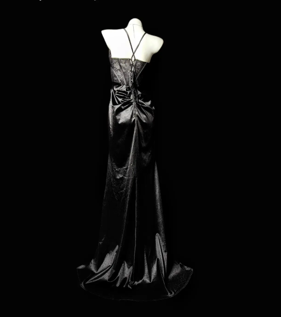Robe de bal noire chic en satin à fines bretelles, robe de soirée fourreau sans manches, robe d'anniversaire DP05248