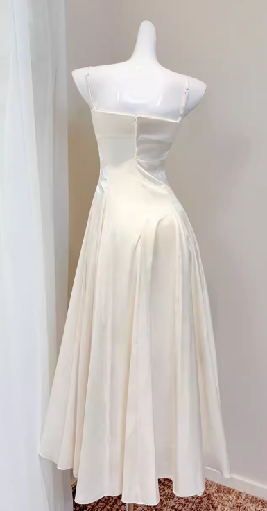 Elegantes weißes Satin-Abendkleid mit Spaghettiträgern, A-Linie, langes Modell DP05265