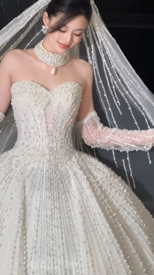 Zeitloses weißes Brautkleid, perlenbesetztes A-Linien-Brautkleid aus Tüll, Modell DP05272