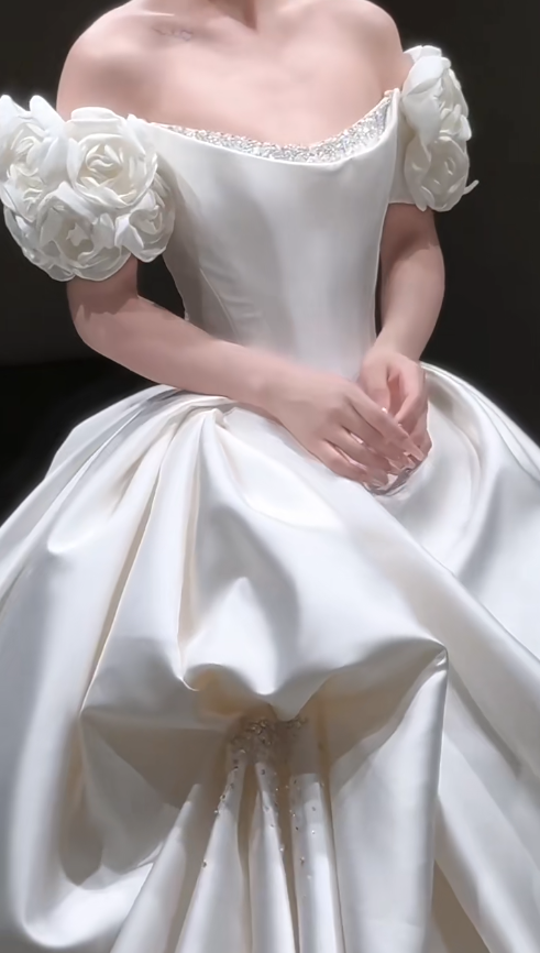 Timeless White Wedding Dress Off-shoulder A-Line Bridal Gown Satin Bridal Dress DP05274