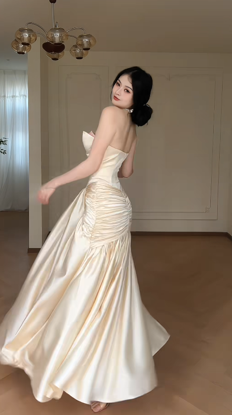 Robe de soirée élégante couleur champagne, décolleté cœur, fourreau en satin, sans manches, DP05302
