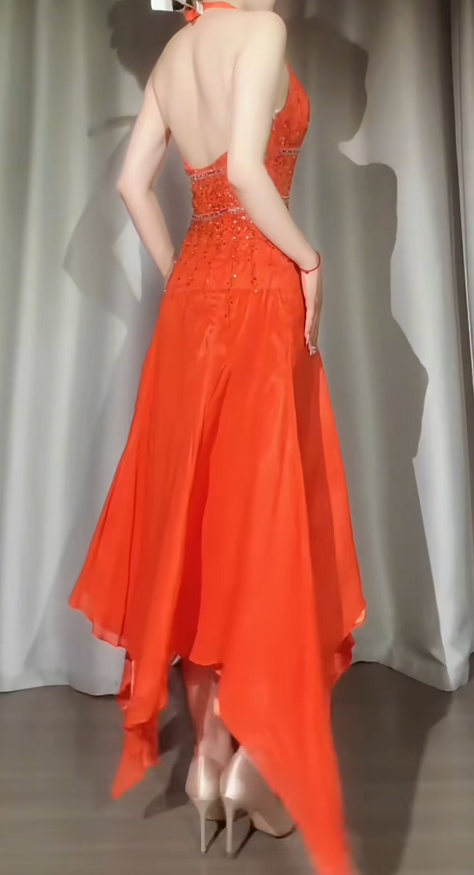 Schickes orangefarbenes Ballkleid A-Linie Neckholder Perlen Chiffon Langes Abendkleid DP05368