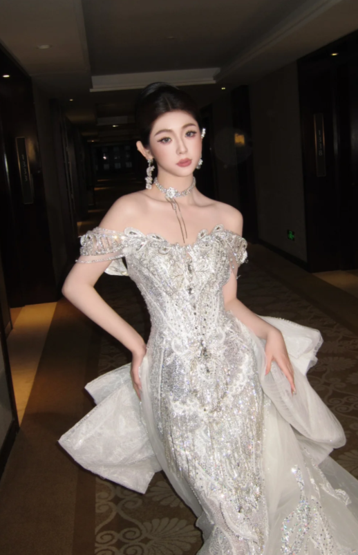 Timeless Off-shoulder Mermaid Long Wedding Dress Tulle Bridal Dress White Bridal Gown DP05571