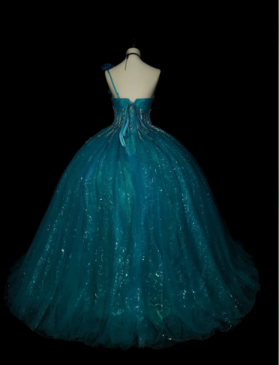 Wunderschönes, schulterfreies Ballkleid Quinceanera Tüll Pailletten Langes Geburtstagskleid Blau Sweet 16 Kleid DP05645