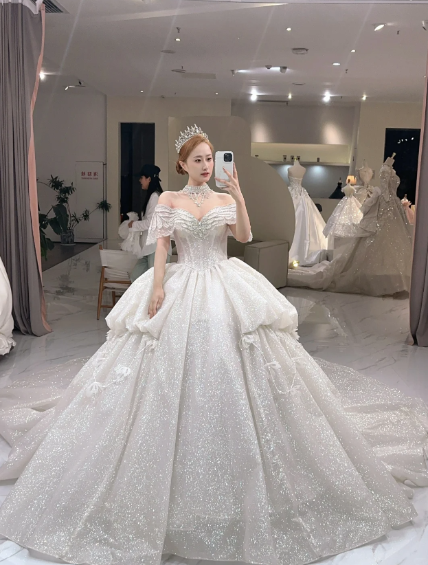 Elegant Off-shoulder A-Line Long Wedding Dress Tulle Sleeveless Bridal Dress White Bridal Gown DP05656