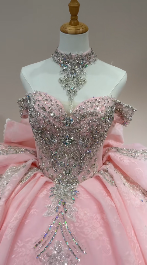 Magnifique robe de bal Quinceañera à épaules dénudées en tulle perlé rose pour les 16 ans DP05708