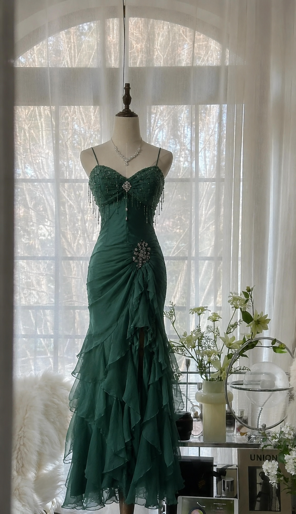 Elegantes Spaghettiträger Etui Chiffon Perlen Langes Abendkleid Dunkelgrünes Ballkleid DP05757