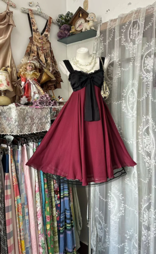 Sweet Burgundy Short Homecoming Dress Straps Sheath Chiffon Birthday Dress Sleeveless Party Dress DP05851