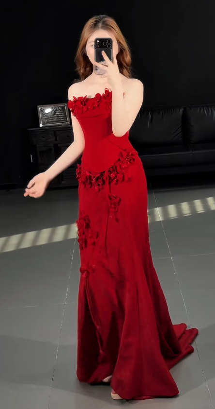 Elegant Burgundy Prom Dress Strapless Sheath Satin Long Evening Dress DP05882